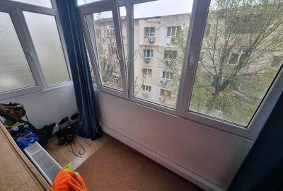 Apartament cu 4 camere decomandat, mobilat în CET - 12