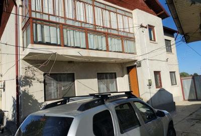 Proprietate cu 3 case locuibile pentru 3 familii ?i teren 4600 m2 de vanzare - 3