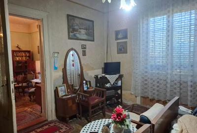 Casa spa?ioasa cu spa?iu comercial pe col? in Nadlac - 3