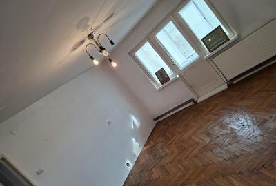 4 camere Banat , Decomandat / Centrală , Amplasament DEOSEBIT - 2