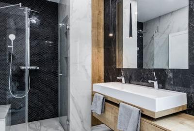Casă cu 9 camere cu Canalizare în Tei