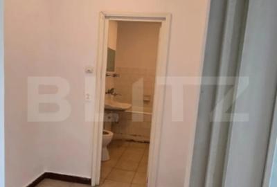 Apartament cu 3 camere decomandat în Micro 17