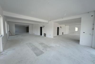 Spatiu comercial NOU, vitrat cu vad la strada principala D-na Stanca - 5