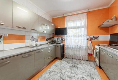 Casă cu 4 camere cu Canalizare în Mărăcineni - 3