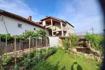 Casa in municipiul Hunedoara - 1