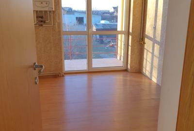Apartament cu 3 camere decomandat în Lazaret - 3
