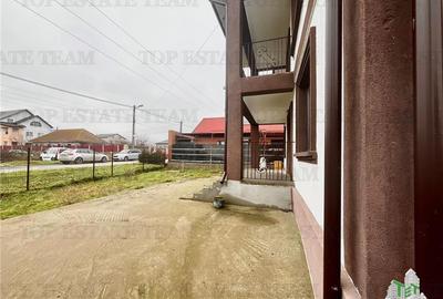 Casă cu 8 camere cu Canalizare în Lumina - 19