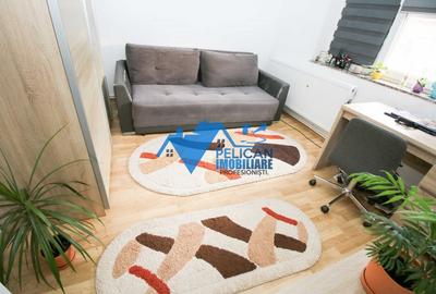Apartament cu 3 camere decomandat, mobilat în Big