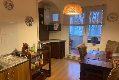 Apartament cu 2 camere decomandat în Dâmbu Pietros