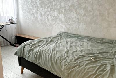 Apartament cu 3 camere semidecomandat, mobilat în Țiglina 2 - 12