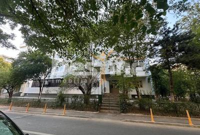 Apartament cu 3 camere decomandat, mobilat în 13 Septembrie - 7