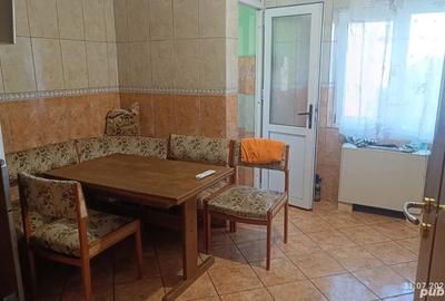 3 decomandate 1Mai,etaj 3,centrala,spatios - 2