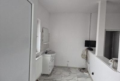 Spațiu comercial, de 86 mp, în Central - 1
