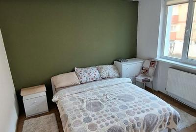 Apartament cu 3 camere decomandat în Dărmănești - 1