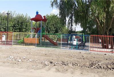 Teren de 400 mp, în Pădurișu - 10
