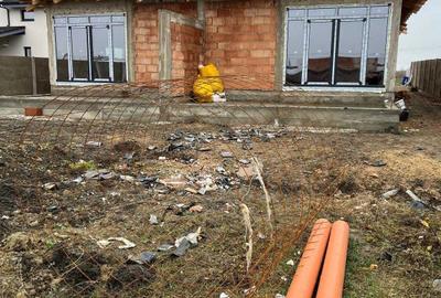 Casă cu 4 camere în Moșnița Veche - 1