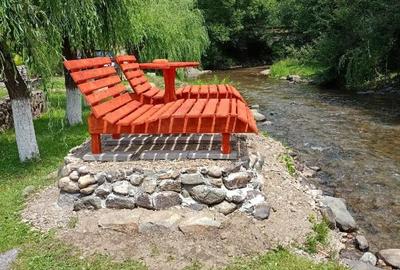 Casă cu Teren 4866 Mp în Central - 2