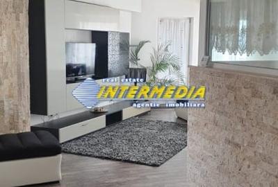 Apartament cu 4 camere decomandat, mobilat în Central