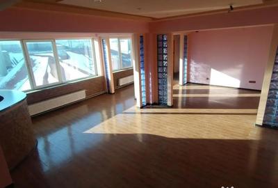 Casă cu 5 camere cu Canalizare în Brătianu