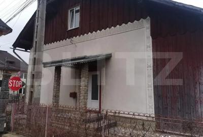 Casă cu 5 camere cu Teren 250 Mp în Central