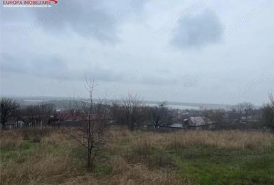 Teren de 2200 mp, în Parcheș - 6