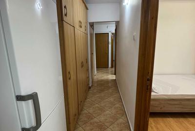 Apartament cu 3 camere decomandat în Inel II
