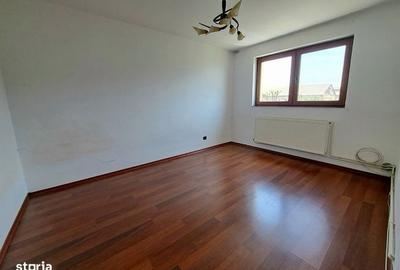 Apartament cu 3 camere decomandat în Micro 5 - 3