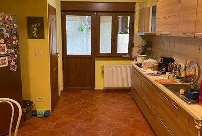 Casă individuală cu 7 camere cu Teren 250 Mp în Aviației - 6