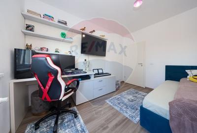 Apartament cu 2 camere decomandat în Tractorul - 9