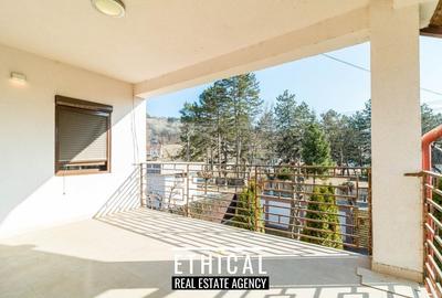 Vila deosebita cu foisor si garaj in statiunea Slanic Prahova. - 7