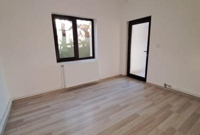 5 CAMERE | 118 MP UTILI | ZONA LINISTITA | MEDEEA - 12