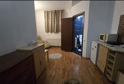 Garsonieră decomandată în Central - 1