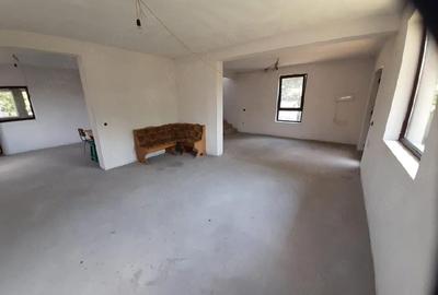 Casă cu 4 camere cu Teren 1000 Mp în Țepu - 2