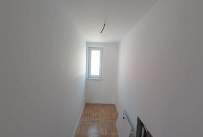 Casa Spa?ioasa cu 7 Camere, 242 mp Utili ?i 600 mp Teren - 16