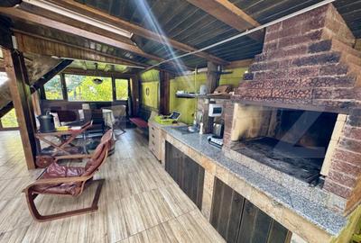 Casa de inchiriat, cu 4 dormitoare cu piscina, gratar, ia - 24