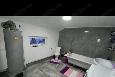 Casă cu 3 camere cu Teren 3000 Mp în Central - 3