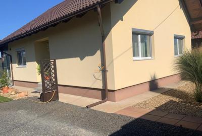 Casă cu 3 camere în Uliuc - 1