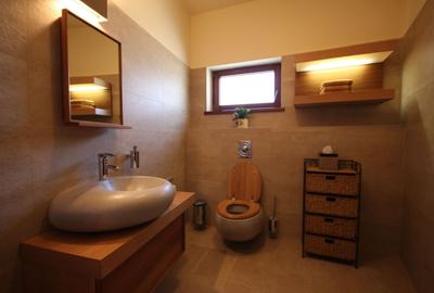 O casa deosebita cu Piscina - 18