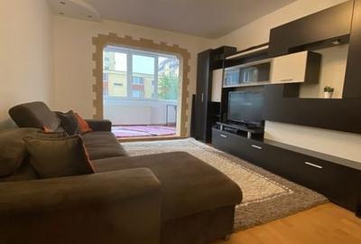 Apartament cu 3 camere în Triaj