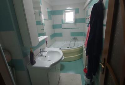 Apartament cu 3 camere decomandat în Exterior Vest - 6