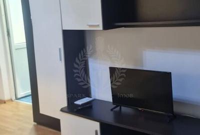 Apartament cu 2 camere semidecomandat, mobilat în Nord