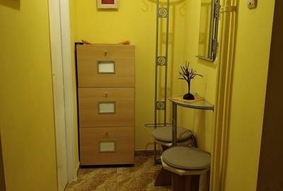 Apartament cu 2 camere semidecomandat, mobilat în Ultracentral