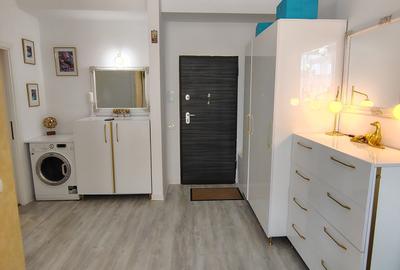 Apartament cu 2 camere mobilat și utilat, vedere la mare - 2