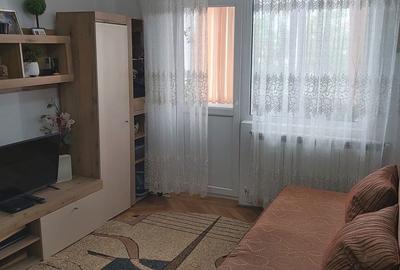 Apartament cu 3 camere semidecomandat în Central - 2