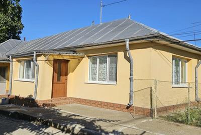 Vand casa caramida ultracentral oras Panciu - 1