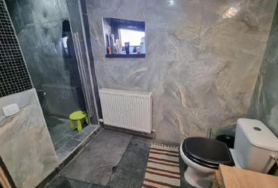 Casă cu 4 camere cu Canalizare în Central - 2