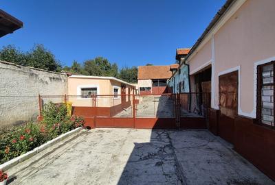 SC VIMAK vinde casa saseasca in loc.Maierus,Brasov . - 2