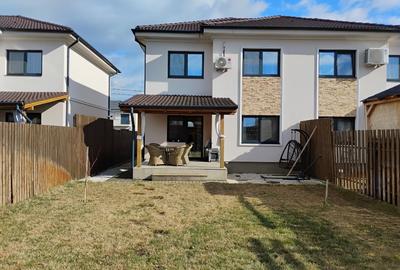 Duplex cu 4 camere cu Canalizare în Moșnița Veche - 4