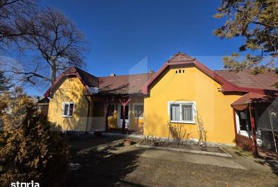 Casă cu 3 camere cu Teren 4669 Mp în Moacșa - 1