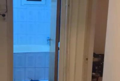 Garsonieră decomandată în 1 Mai